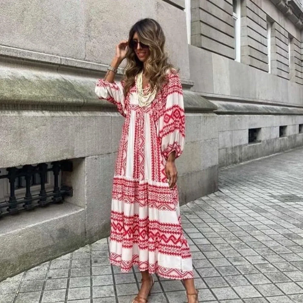 NWT, beautiful Aztec print, white and red tiered Boho style flowy dress medium